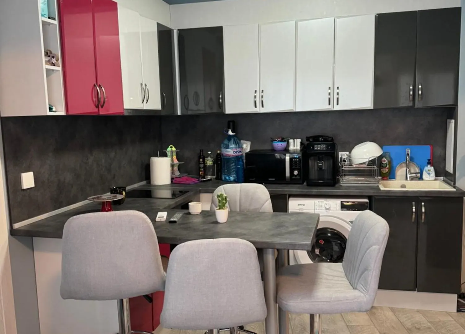 Apartment 2-Bedroom With Private Parking Fast Wifi 3-Aircon 3-Smarttvs Workdesk Youtube Premium And Netflix Varna